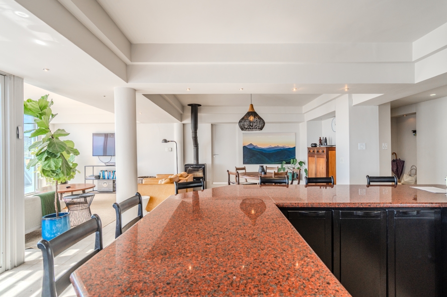 2 Bedroom Property for Sale in Sea Point Western Cape